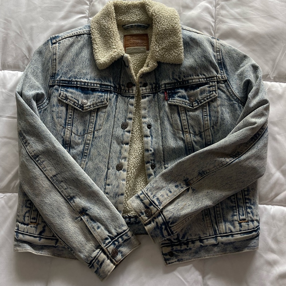 LEVI’S Sherpa Denim Jacket - Picture 2 of 6